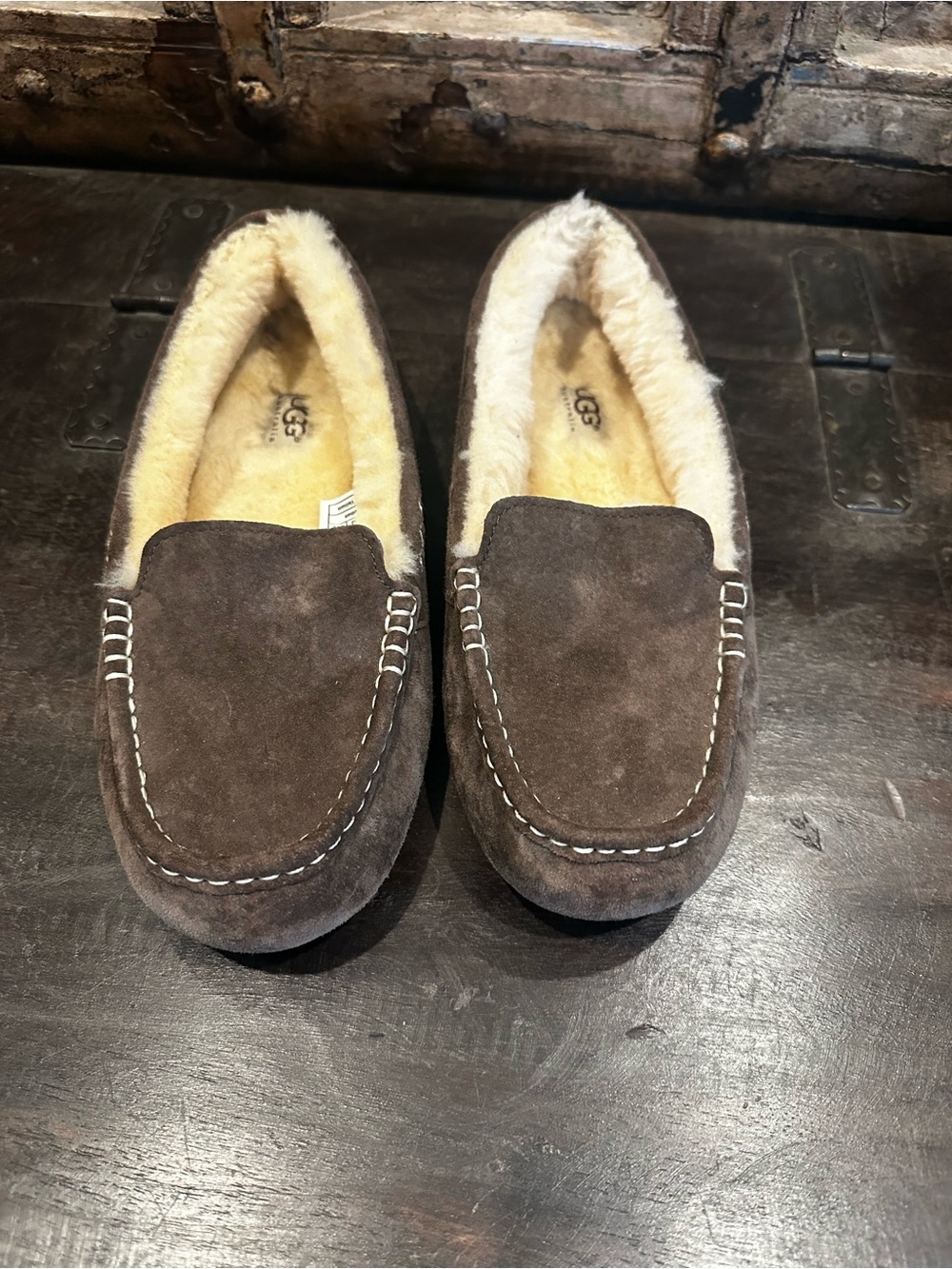Ugg Slippers Women’s Sz 9